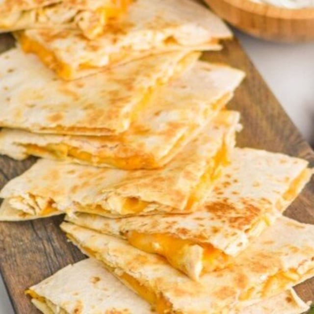 Quesadillas with Chicken and Cheese (12).